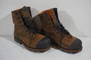 lot 114 image: Timberland Pro 8 Boondock Boots - Mens 13