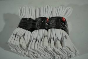 lot 138 image: NEW Under Armour Cotton Crew Socks - Medium