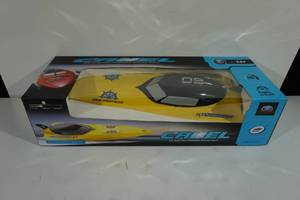 lot 124 image: CIS Cruel Remote Control Boat - Dual Electric Motors