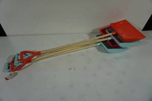 lot 171 image: 4 NEW Kids Play Shovels