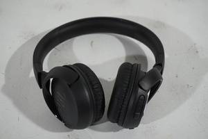 lot 175 image: JBL Over Ear Bluetooth Headphones