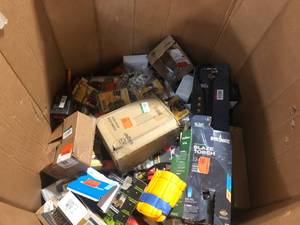 Pallet of Homeware appliances  small hardware small tools all sorts of conditions review all pictures