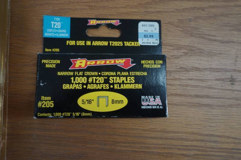 lot 1 image: staple gun