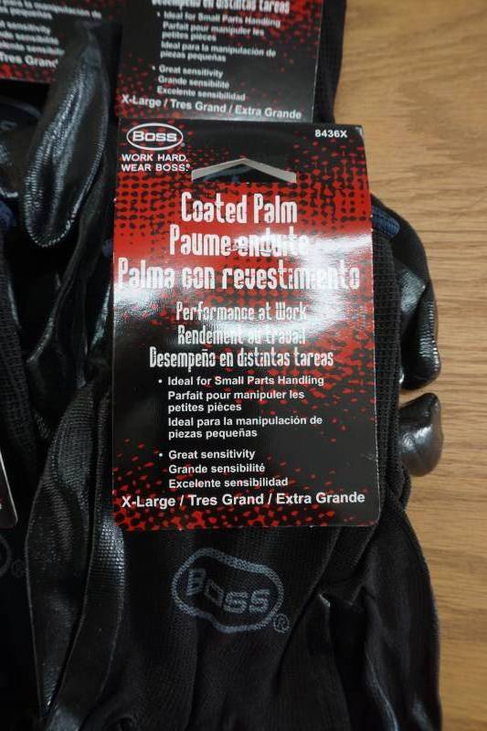 lot 9 image: work gloves