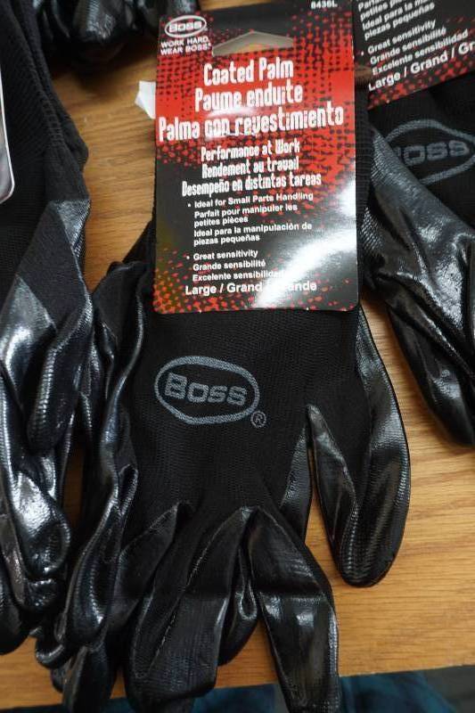 lot 11 image: work gloves