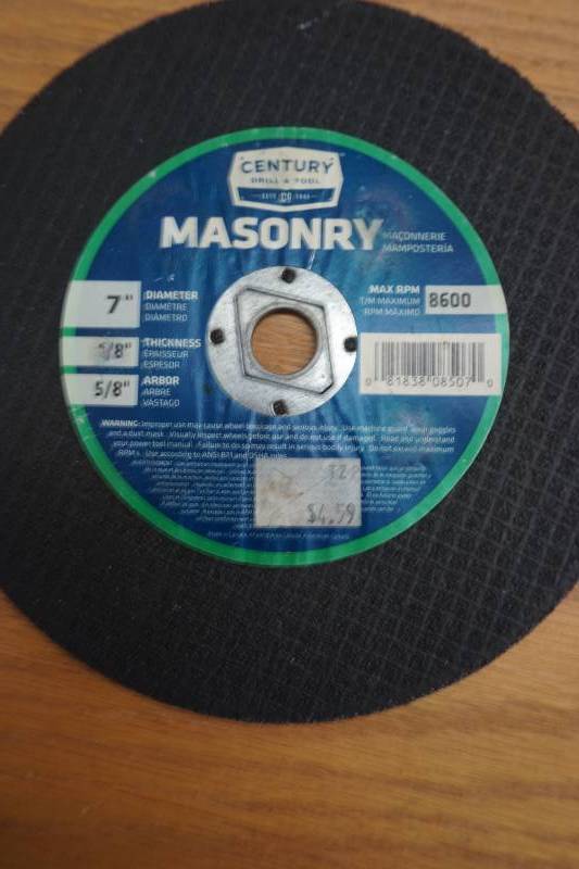 lot 21 image: saw blades