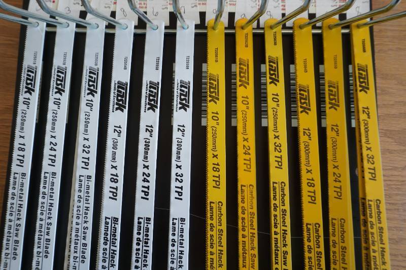 lot 100 image: hacksaw blades