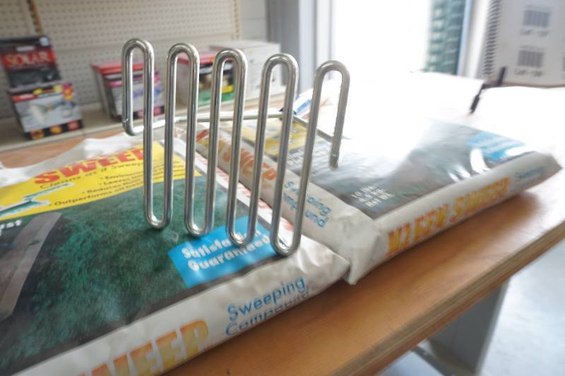 lot 200 image: kleen sweep