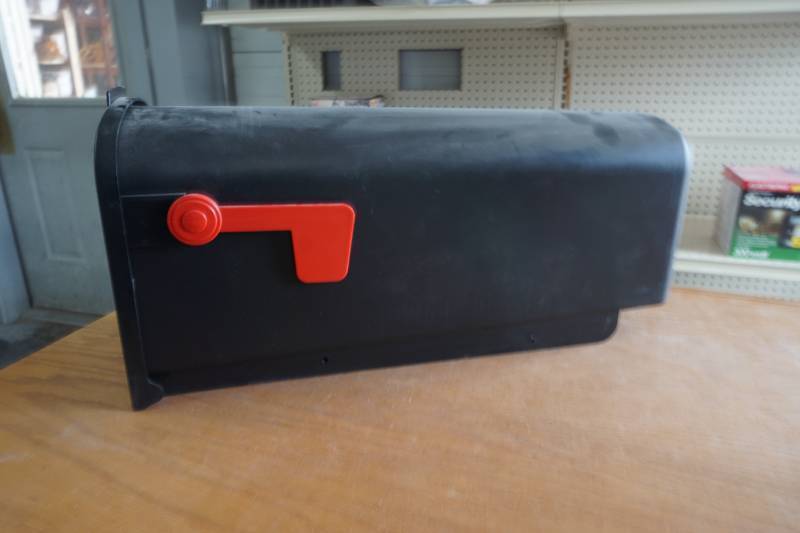 lot 211 image: mail box