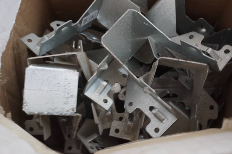 lot 421 image: joist hangers