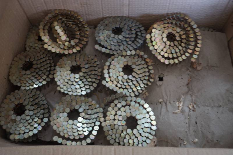 lot 428 image: roofing nails