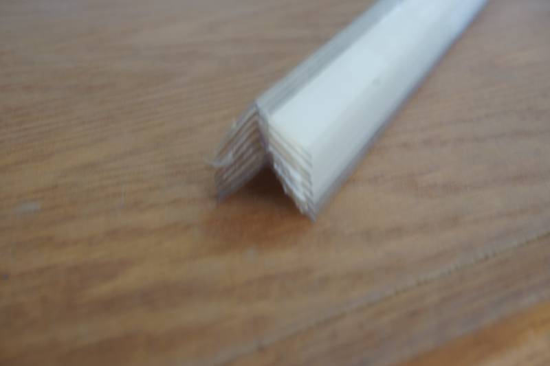 lot 432 image: corner guard