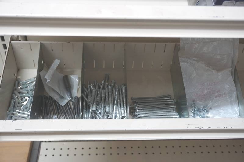 lot 680 image: hardware