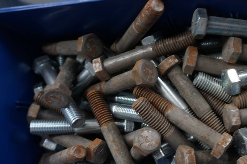 lot 709 image: hardware