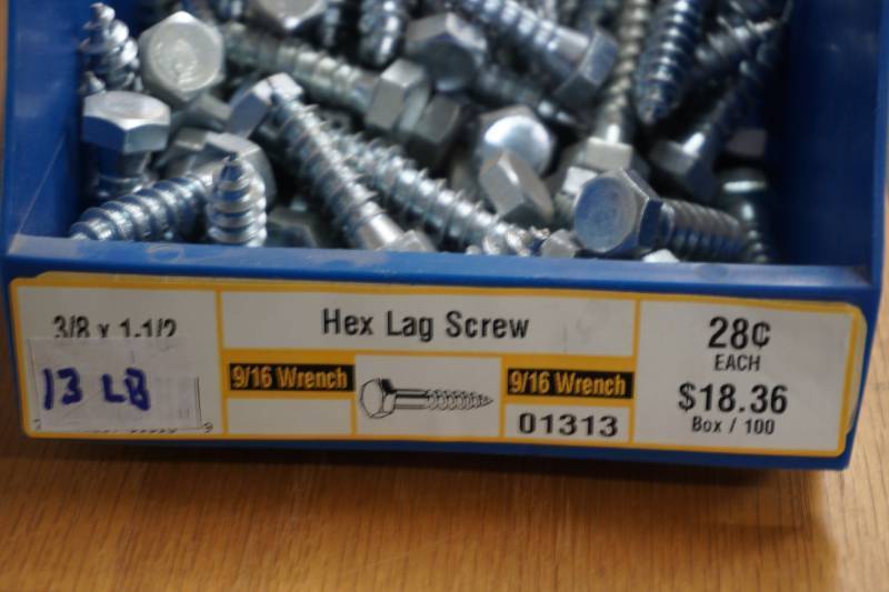 lot 752 image: hardware