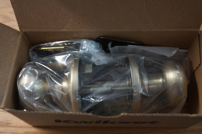 lot 977 image: kwik set entry