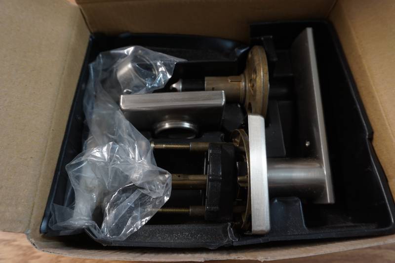 lot 981 image: kwik set privacy