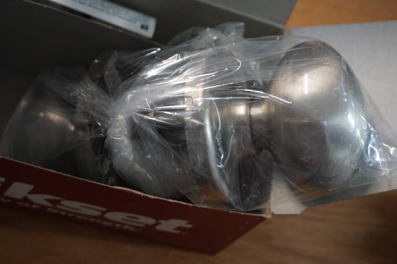 lot 1002 image: kwik set lock set