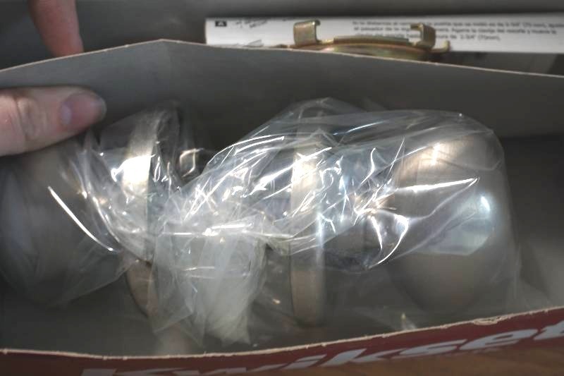 lot 1004 image: kwik set lock set