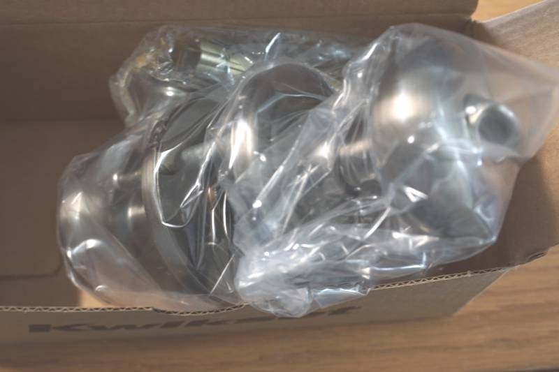 lot 1005 image: kwik set lock set