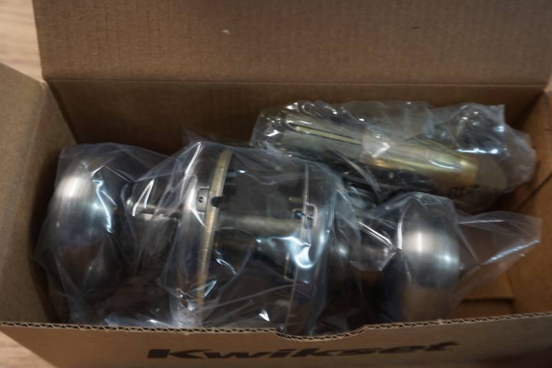 lot 1006 image: kwik set lock set