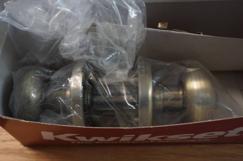 lot 1024 image: kwik set lock set