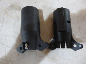 lot 21 image: 2 Adapters 7-Pin to 4-Pin