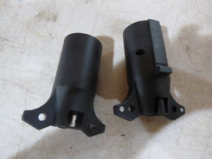 lot 22 image: 2 Adapters 7-Pin to 4-Pin