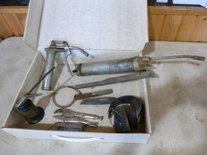 lot 98 image: 2 Grease Guns