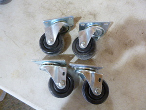 lot 132 image: Set of Casters