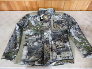 lot 168 image: Mossy Oak Yukon Gear Hunting Jacket with Hidden Hood