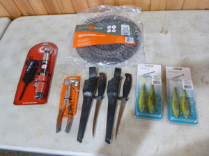 lot 227 image: Fishing Items