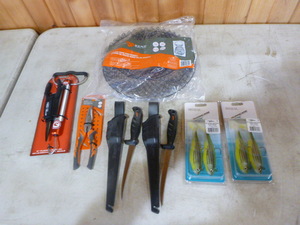 lot 228 image: Fishing Items