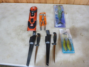 lot 230 image: Fishing Items