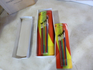 lot 268 image: Box of SE 6 Piece Water Coloring Artist Brushes