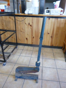 lot 2 image: Metal Shearer