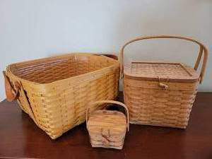 lot 189 image: Longaberger Lidded Basket & Large Square Basket  lot of 3