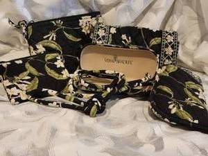 lot 69 image: Vera Bradley Collection  White Jasmine on Black, 6 pieces