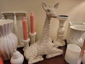 lot 219 image: Decorative Collection of White Accents with Melon