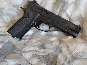 lot 354 image: Crosman 1008 RepeatAir Pellet Gun with Accessories