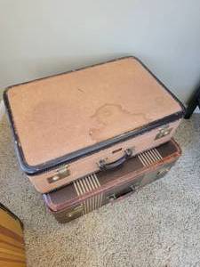 lot 37 image: Vintage Hardcase Suitcase Luggage  collection  of 3