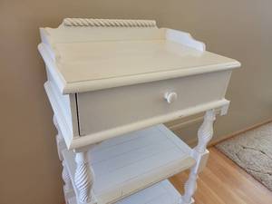 lot 50 image: Farmhouse Chic White Occasional Table