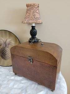 lot 90 image: Pineapple Dcor Bundle