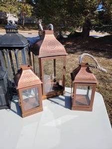 lot 337 image: Patio Dcor Lantern Group
