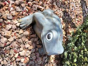 lot 99 image: Concrete Garden Frog