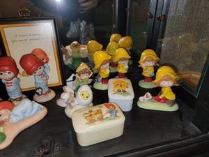 lot 320 image: Hallmark Muffin & Slicker Collection