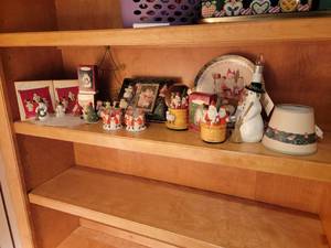 lot 313 image: Hallmark Marjolein Bastin Holiday Collection