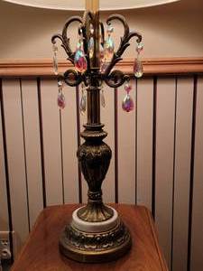 lot 115 image: Carnival Galls Pendant Table Lamp