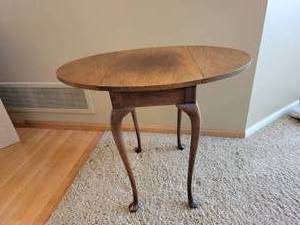 lot 116 image: Queen Anne Drop Leaf Side Table