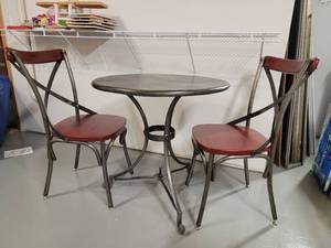 lot 59 image: Modern Table and Chair Caf Set